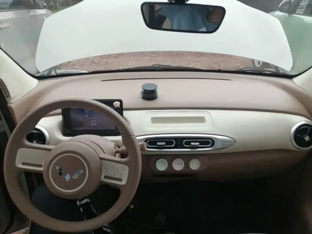 Wuling Hongguang Mini EV — Фото автомобиля 9