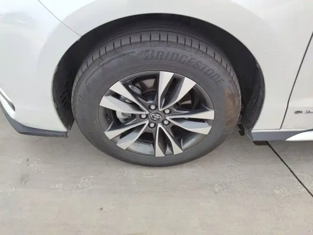 Toyota Granvia — Фото автомобиля 22