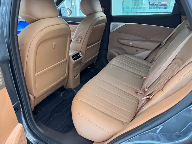 Dongfeng Aeolus L8 — Фото автомобиля 6