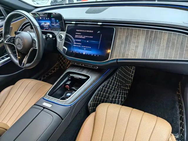 Mercedes-Benz E-Class — Фото автомобиля 11