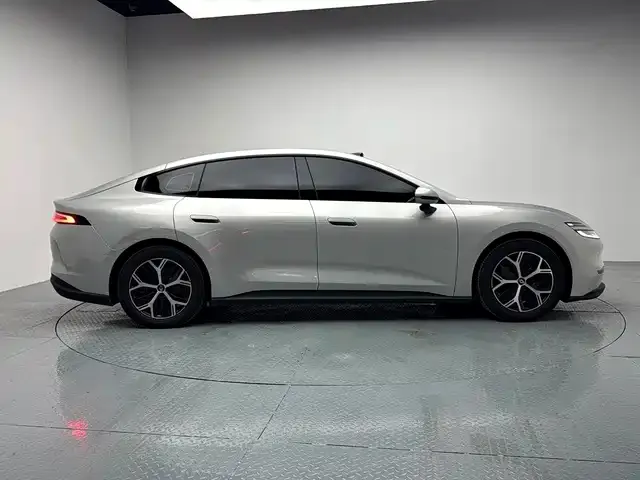 Changan Qiyuan A06 — Фото автомобиля 4
