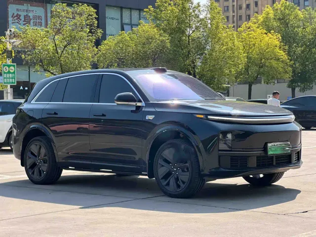 Li Auto L7 — Фото автомобиля 3
