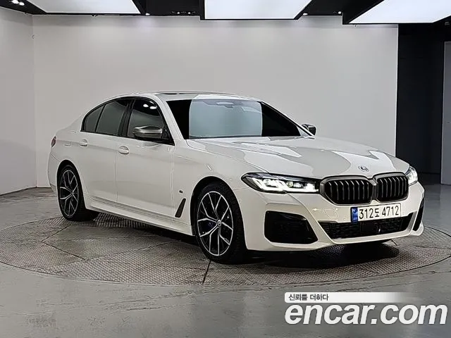 BMW 5 Series G30 — Фото автомобиля 2