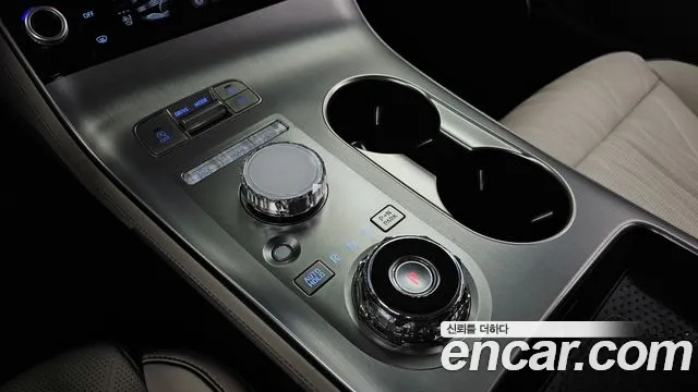 Genesis GV70 2.5T Бензин 2WD — Фото автомобиля 8