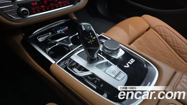 BMW 7 Series — Фото автомобиля 12