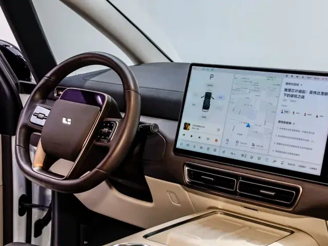 Li Auto Li Auto MEGA 2024 Ultra — Фото автомобиля 10