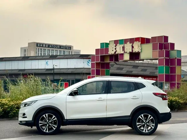 Nissan Qashqai — Фото автомобиля 4