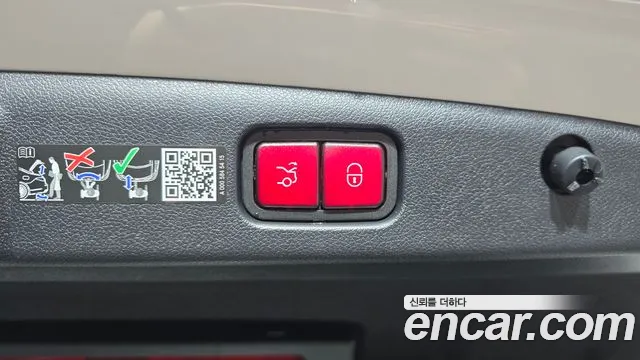 Mercedes-Benz E-Class — Фото автомобиля 21