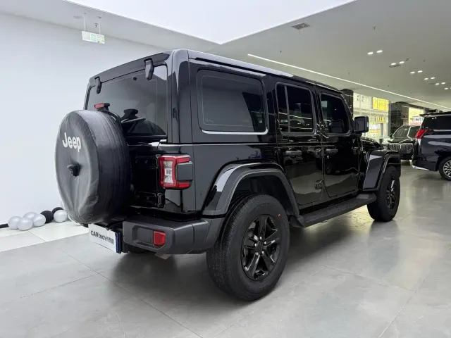 Jeep Wrangler — Фото автомобиля 3