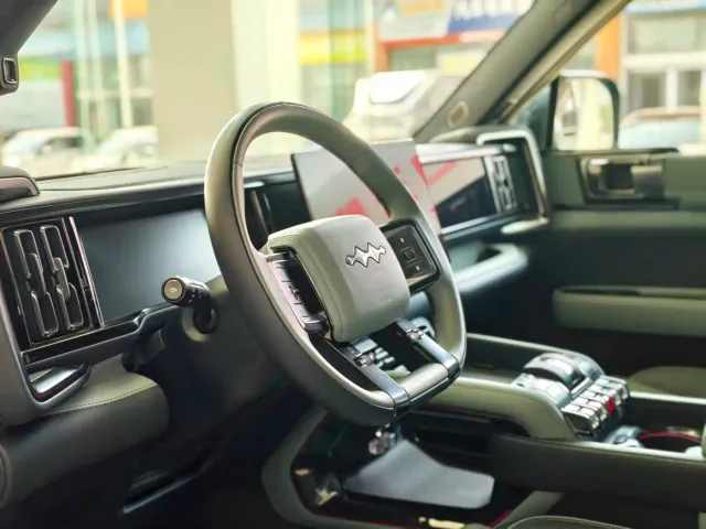 BYD FangChengBao Leopard 5 — Фото автомобиля 7