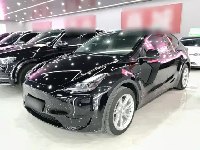 Фотография автомобиля — Tesla Model Y