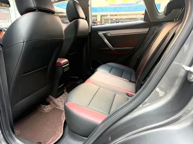 Geely Binyue 2021 1.4T DCT Diamond Edition — Фото автомобиля 6