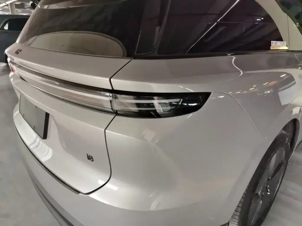 Li Auto Li i8 2025 Standard Edition — Фото автомобиля 7