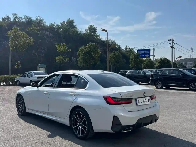 BMW 3 Series — Фото автомобиля 23