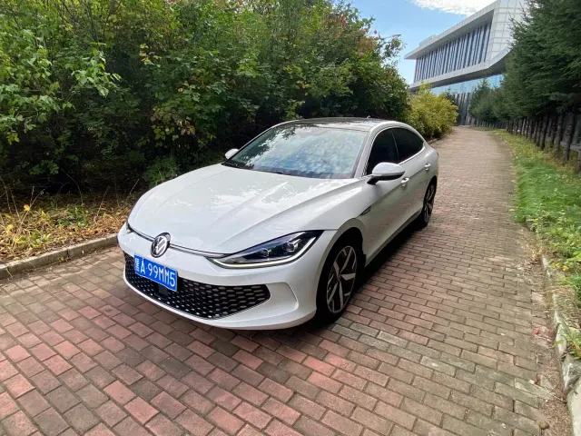 Фотография автомобиля — Volkswagen Lamando