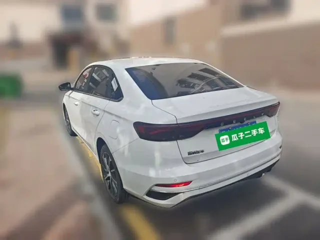Geely Emgrand — Фото автомобиля 4
