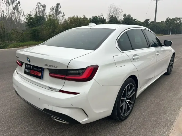 BMW 3 Series — Фото автомобиля 5