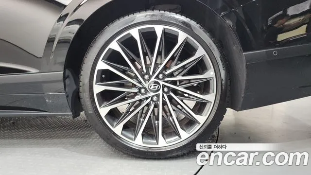 Hyundai Grandeur GN7 — Фото автомобиля 21