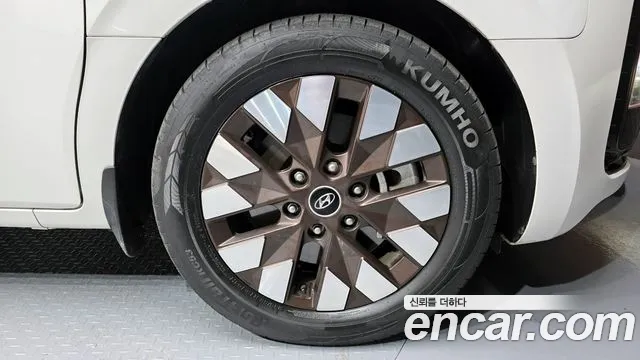 Hyundai Staria Staria 4WD Lounge 9 мест — Фото автомобиля 5