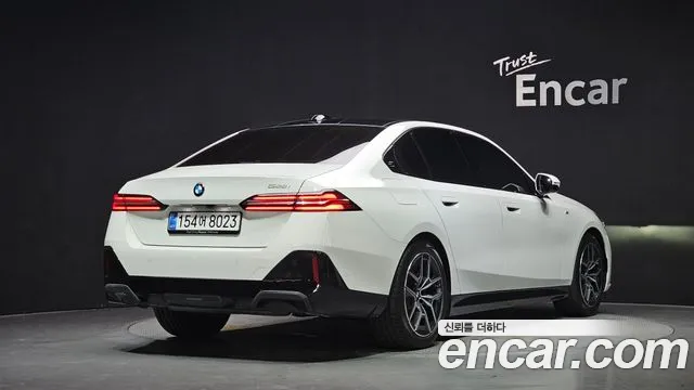 BMW 5-Series — Фото автомобиля 2