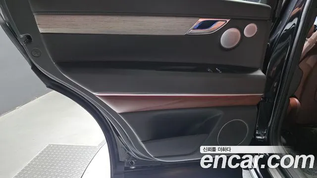 Genesis GV80 — Фото автомобиля 25