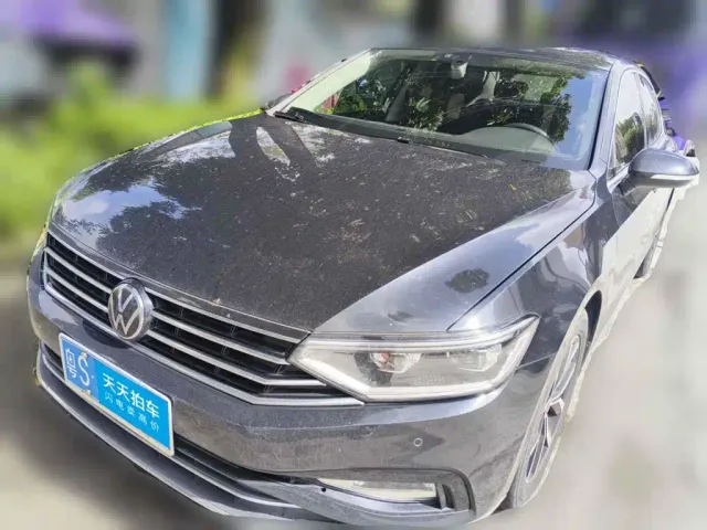 Фотография автомобиля — Volkswagen Magotan