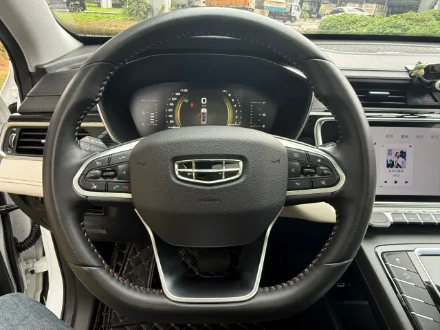 Geely Boyue — Фото автомобиля 12