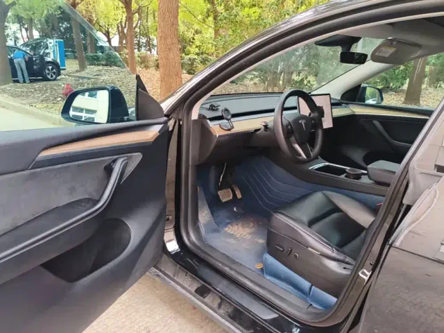 Tesla Model Y — Фото автомобиля 15