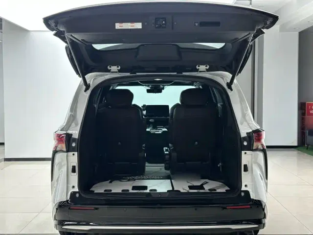 Toyota Sienna — Фото автомобиля 11
