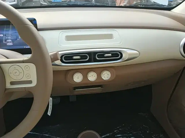 Wuling Hongguang Mini EV — Фото автомобиля 12