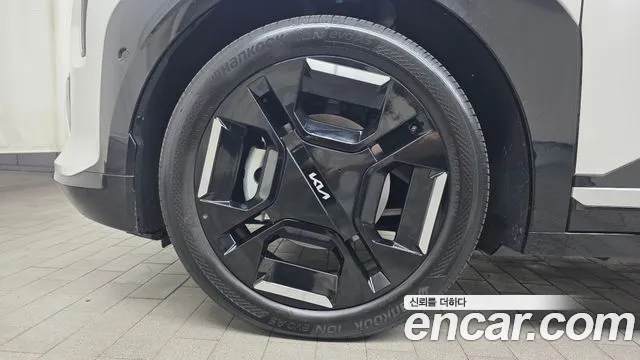 Kia EV3 — Фото автомобиля 5