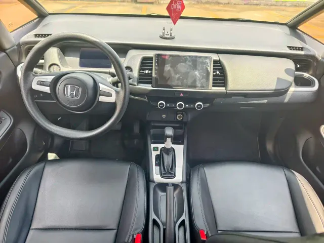 Honda Fit — Фото автомобиля 10