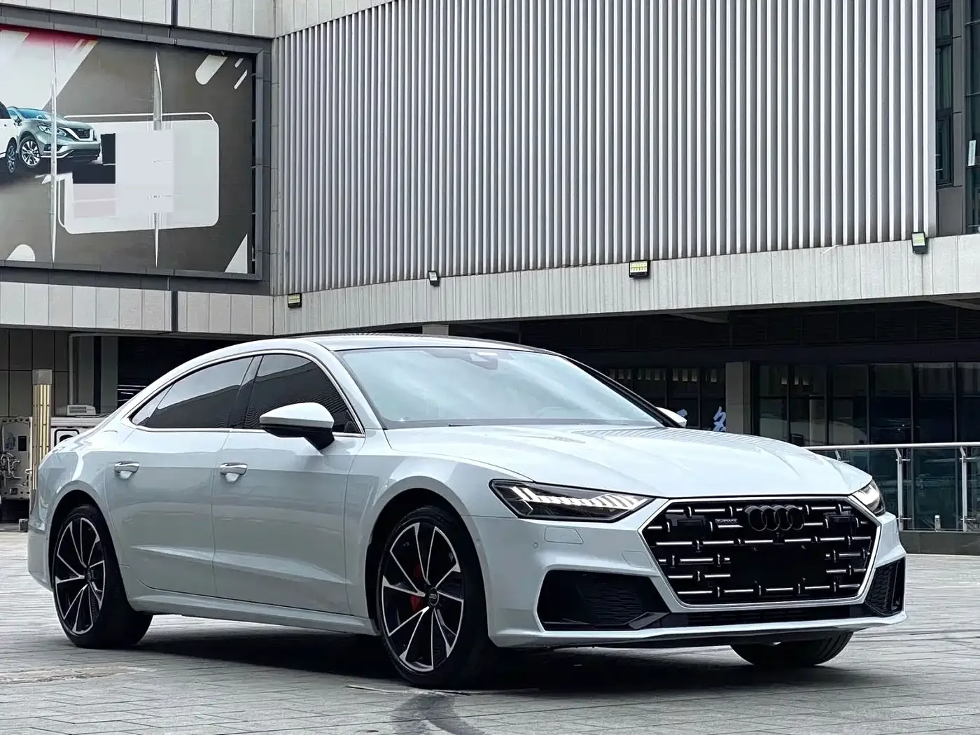 Audi Audi A7L 2024 45 TFSI quattro S-line Shadow Warrior Edition — Фото автомобиля 3