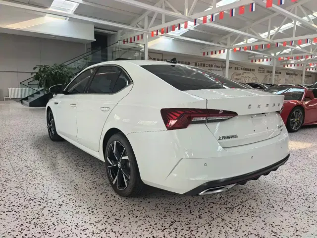 Skoda Octavia — Фото автомобиля 5