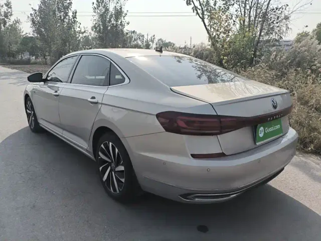 Volkswagen Passat — Фото автомобиля 4