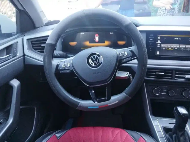 Volkswagen Polo — Фото автомобиля 2