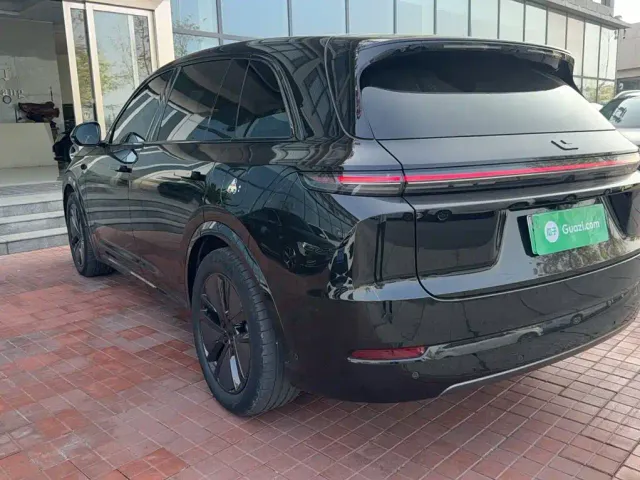 Li Auto L7 — Фото автомобиля 8