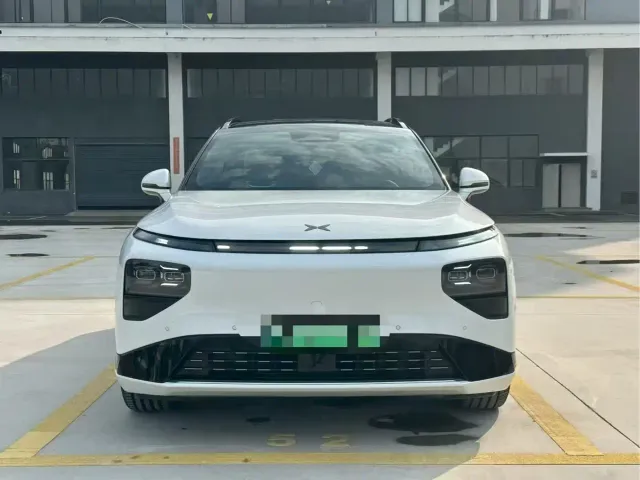 XPeng XPeng G9 2025 Model Long Range Ultra — Фото автомобиля 2