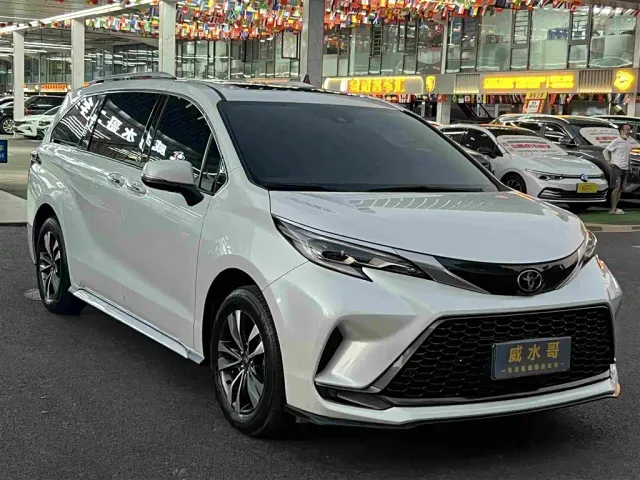 Toyota Granvia — Фото автомобиля 2