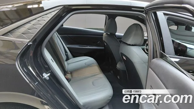 Hyundai AVANTE Новый Avante (CN7) — Фото автомобиля 12