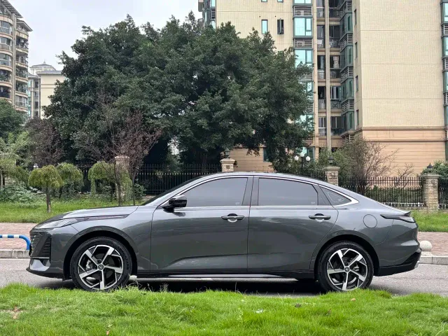 Changan Eado — Фото автомобиля 4