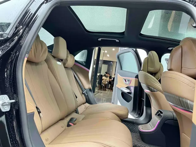 Mercedes-Benz E-Class — Фото автомобиля 8