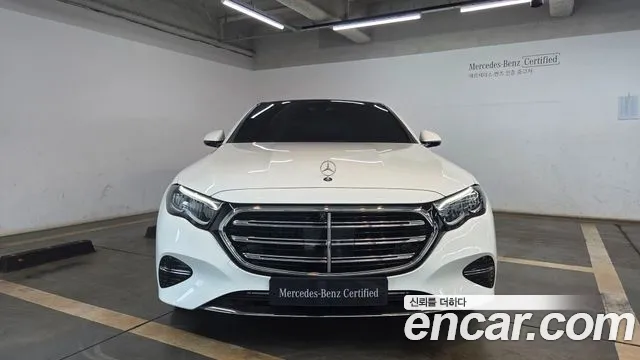 Mercedes-Benz E-Class — Фото автомобиля 3