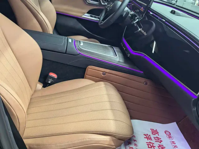 Mercedes-Benz E-Class — Фото автомобиля 6