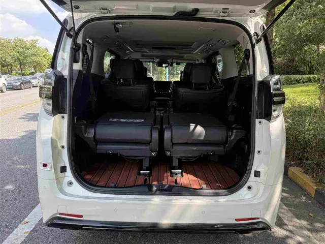 Toyota Vellfire — Фото автомобиля 15