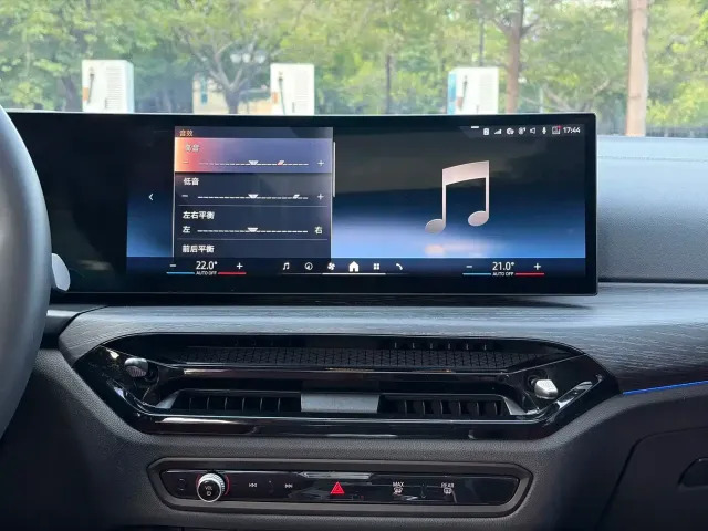 BMW 3 Series — Фото автомобиля 12