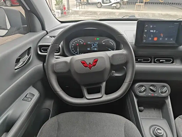 Wuling Hongguang — Фото автомобиля 10