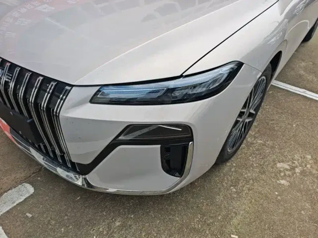 Roewe M7 DMH — Фото автомобиля 23