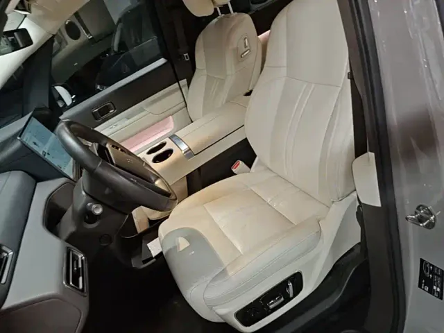 Li Auto MEGA — Фото автомобиля 14
