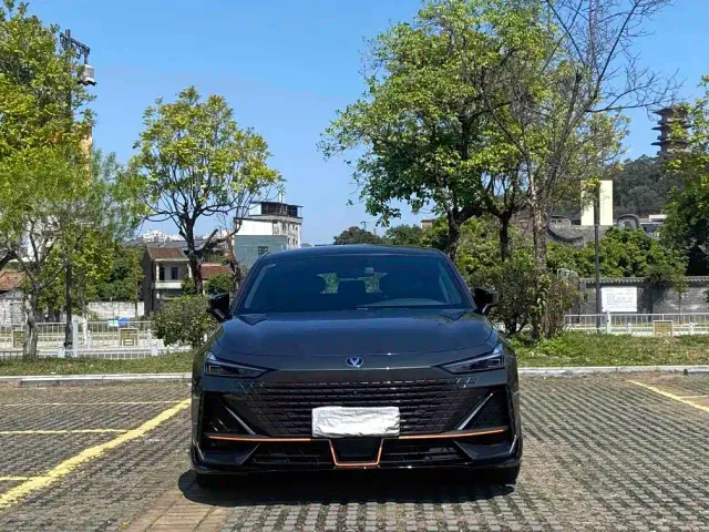 Changan UNI-V — Фото автомобиля 2